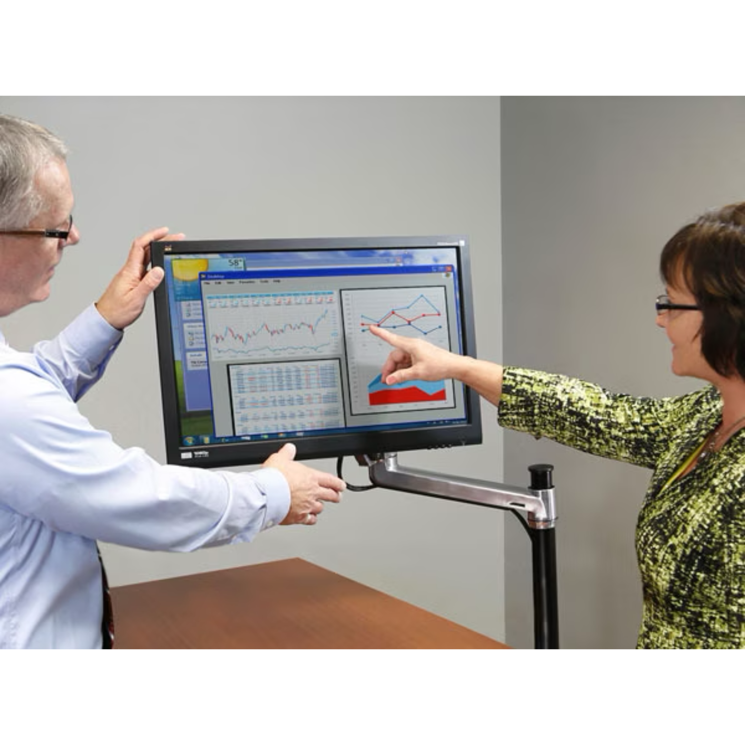 Ergotron LX HD 46 inch 13,6 kg monitorarm Gepolijst Aluminium 45-384-026 (Refurbished)