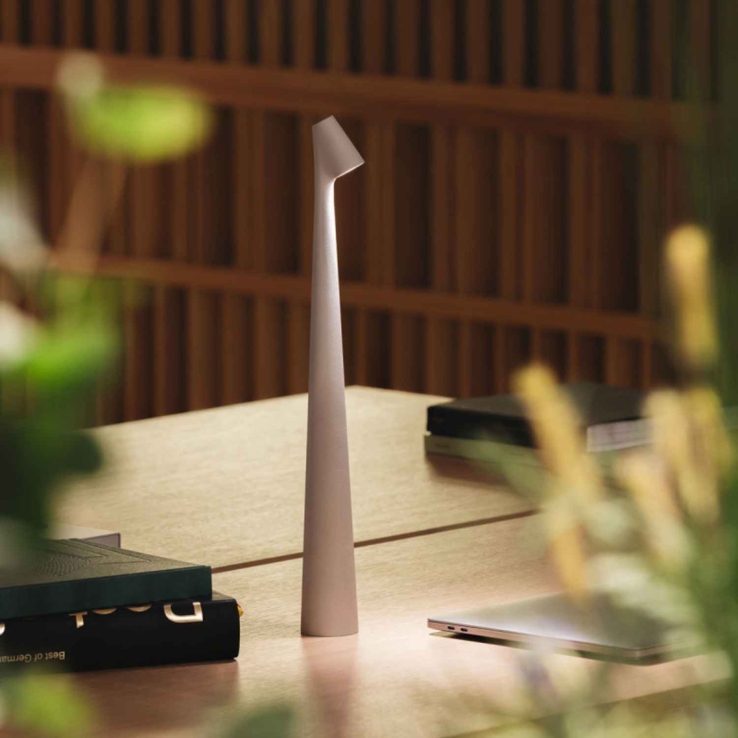 Freyja Slanke Tafellamp