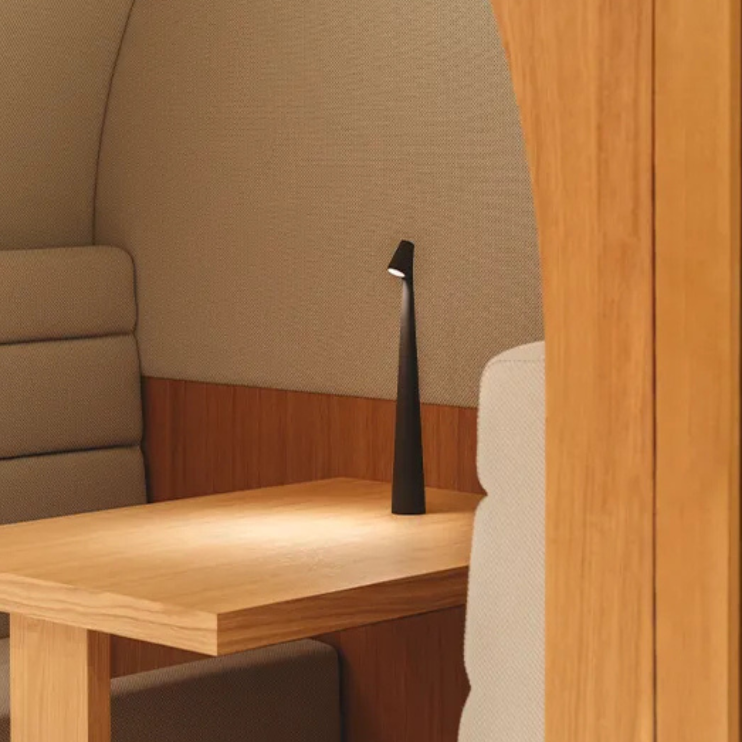 Freyja Slanke Tafellamp