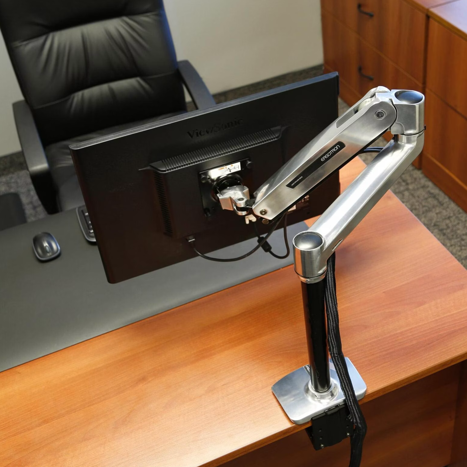 Ergotron LX HD 46 inch 13,6 kg monitorarm Gepolijst Aluminium 45-384-026 (Refurbished)