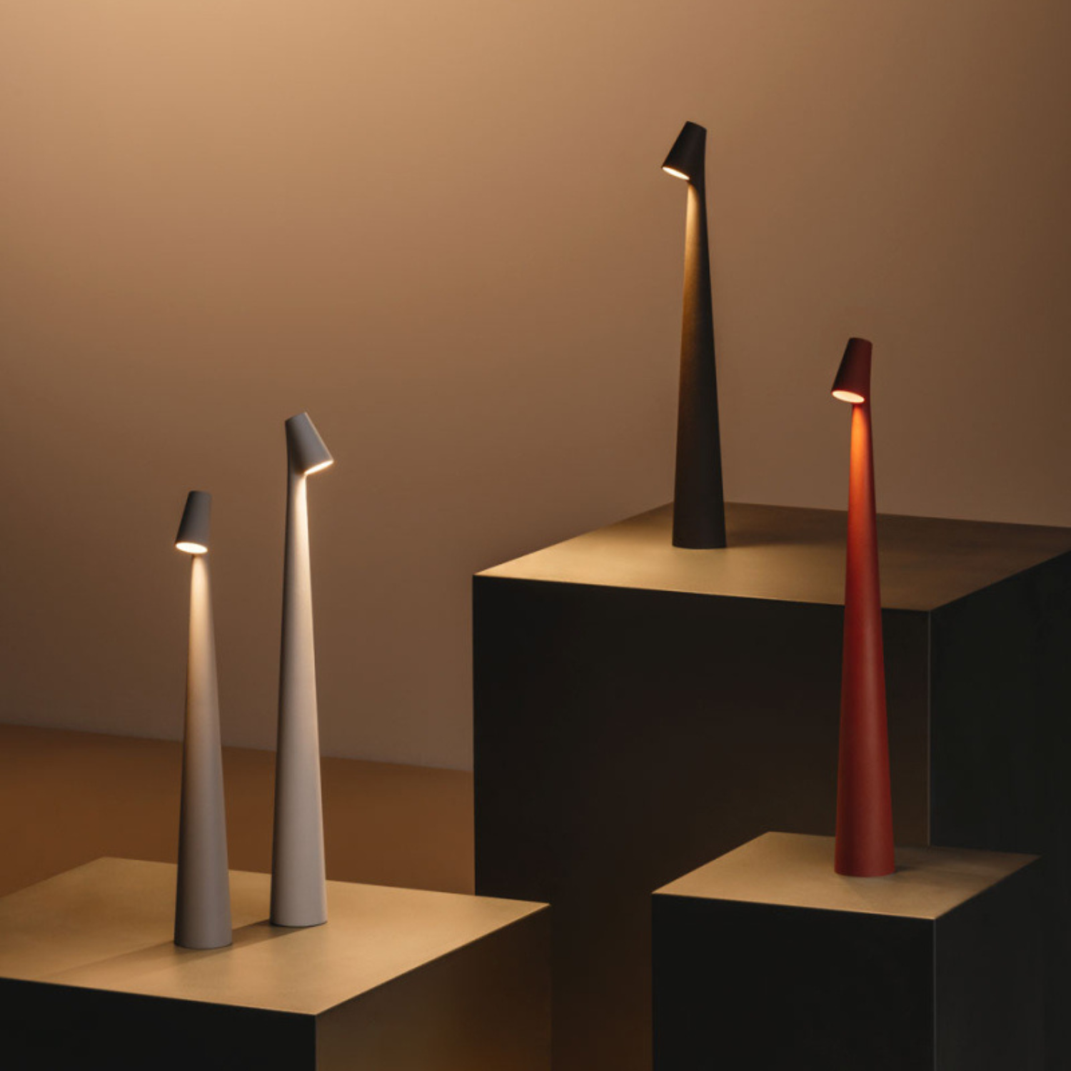 Freyja Slanke Tafellamp